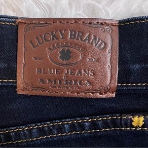 New Lucky Brand Dark Wash Straight Leg Jeans